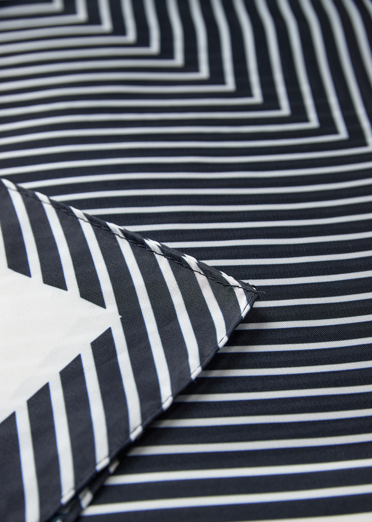 Ladies Woven Scraf Navy Combi