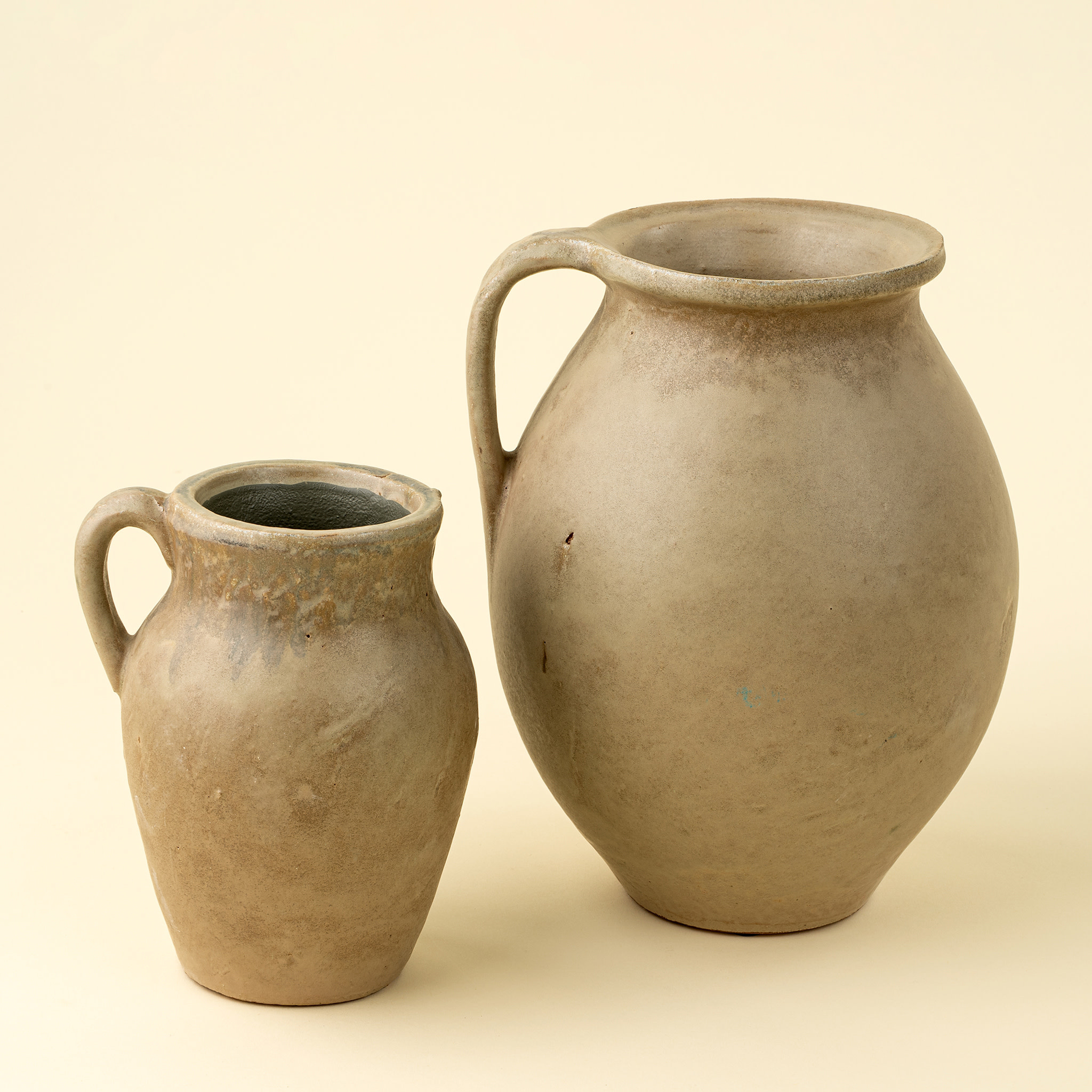 Rhodes Pitcher Vase L, Reactive Brown