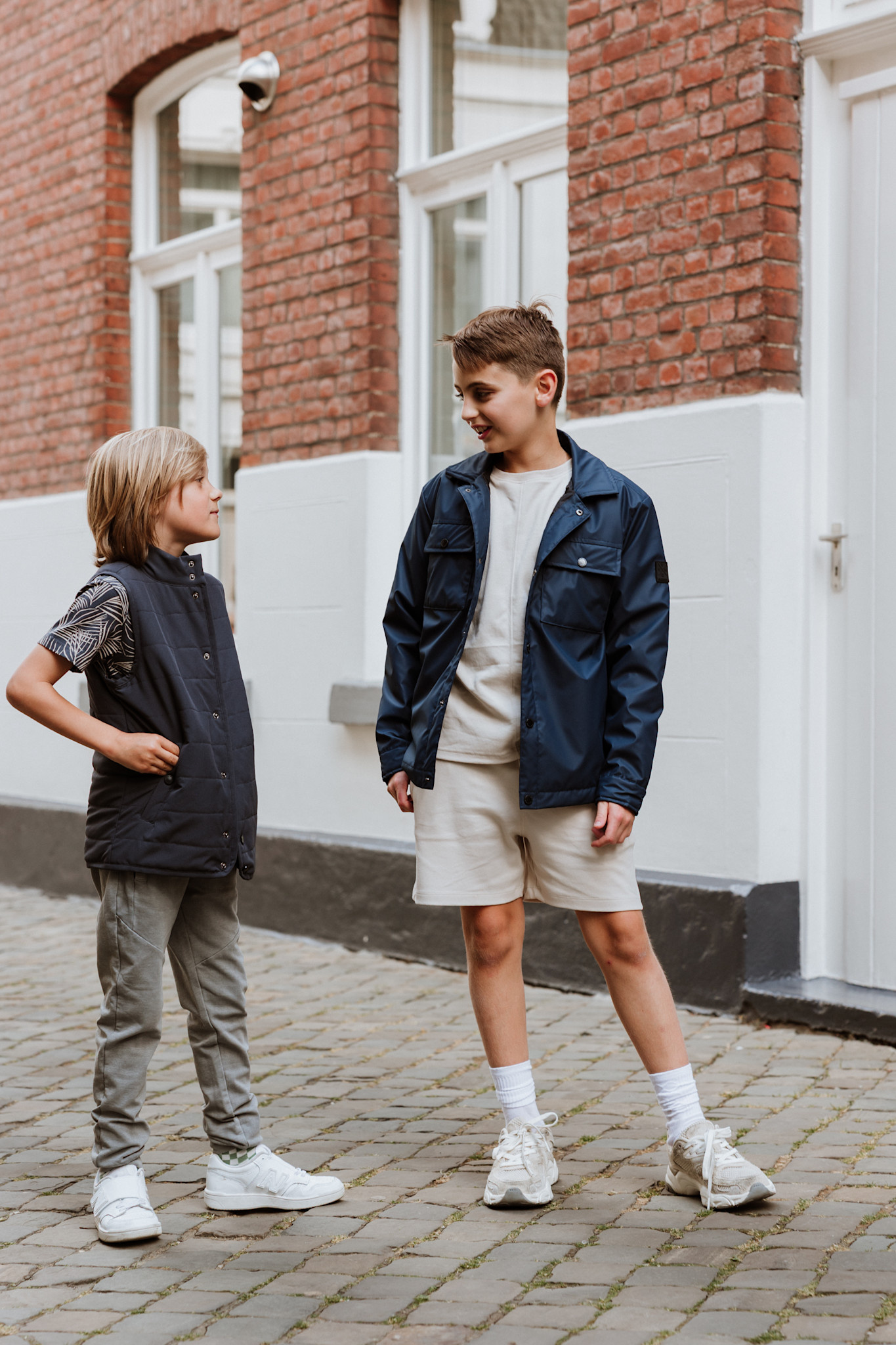 Anthracite Tshirt Leaves