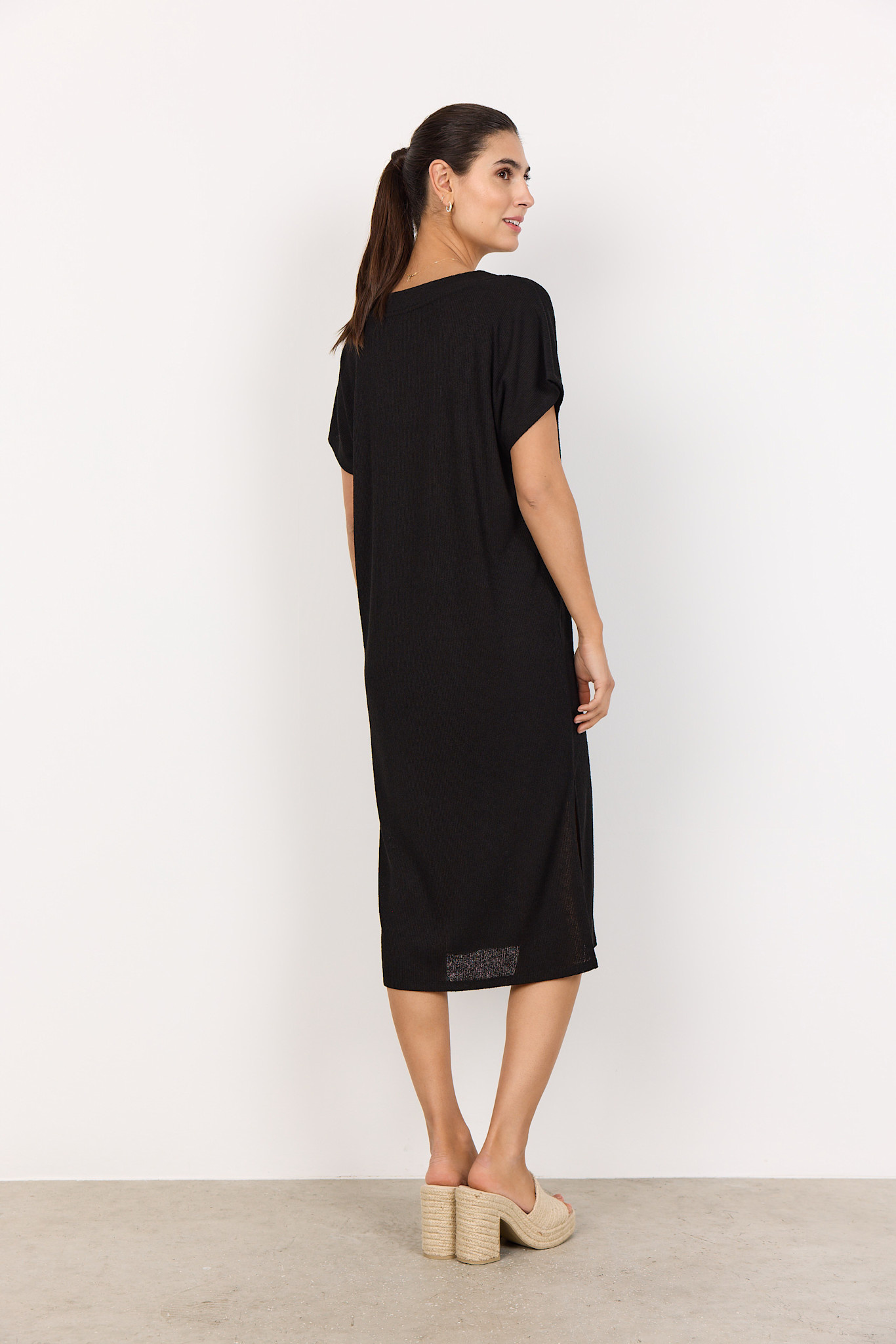 Ladies Knitted Dress V-neck