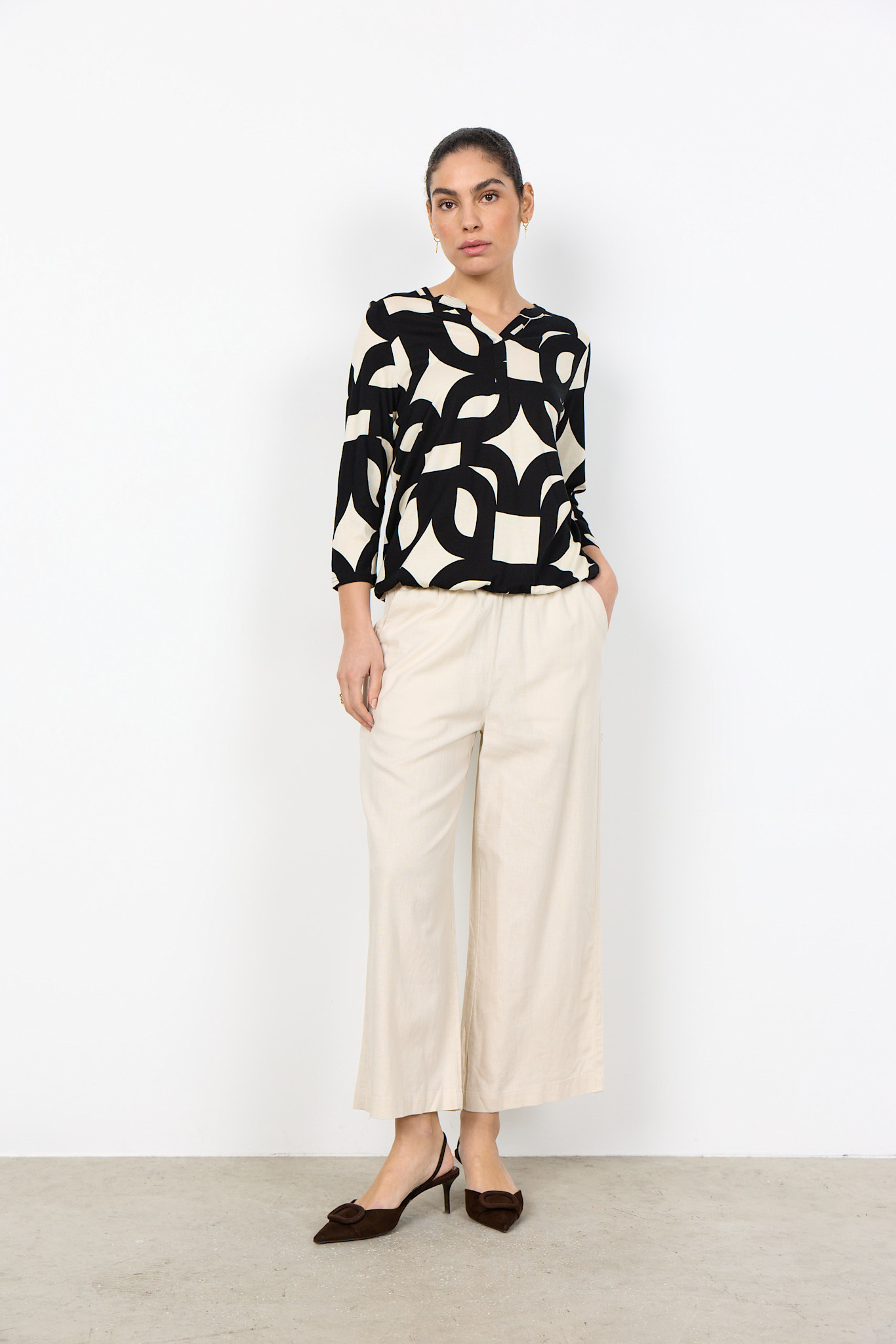 Black White Pattern Knitted Shirt