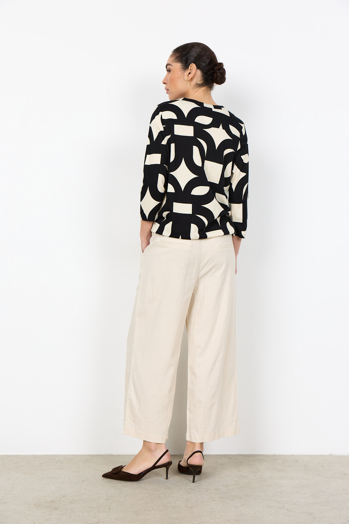 Black White Pattern Knitted Shirt