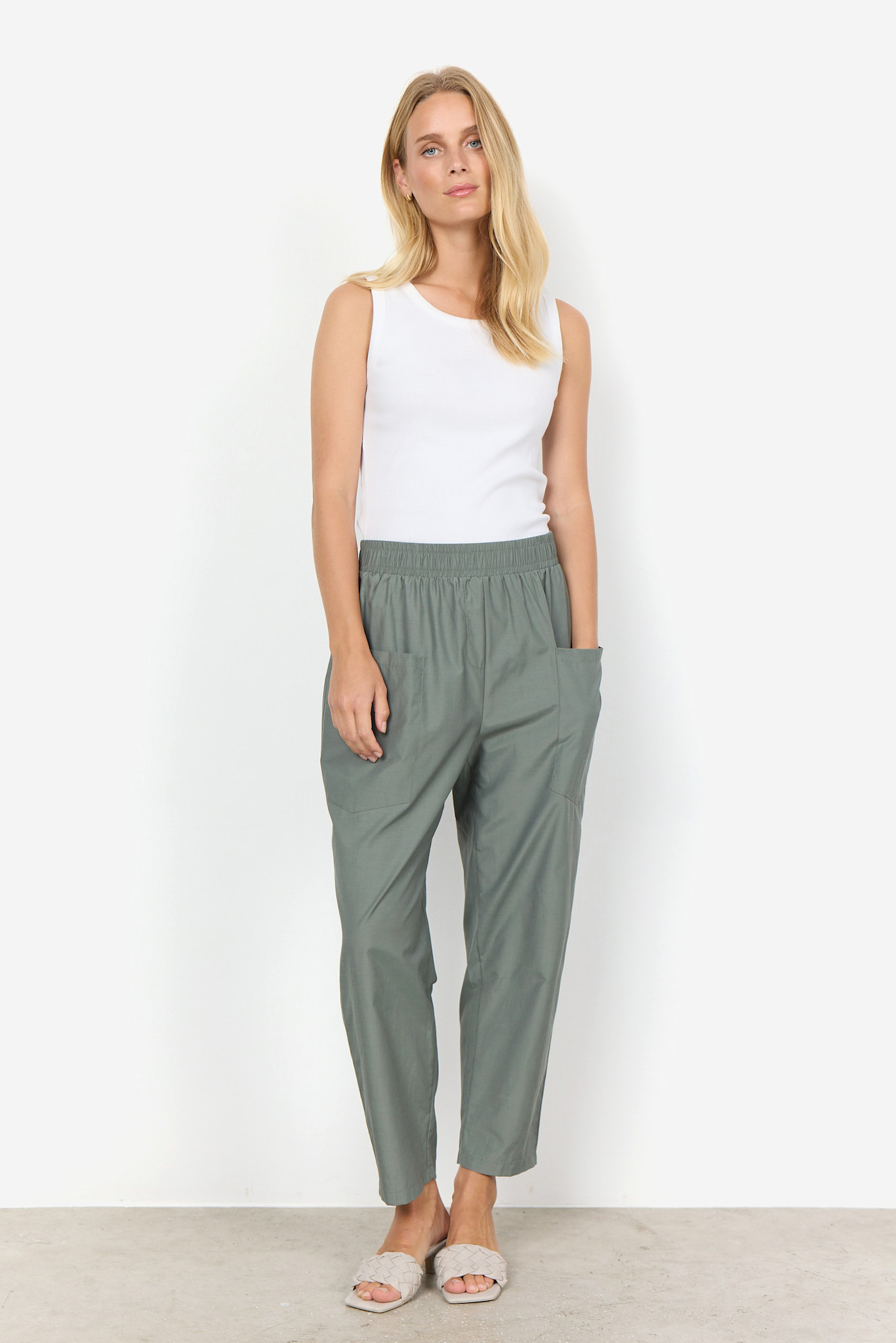 Knitted Tanktop (White/Black)