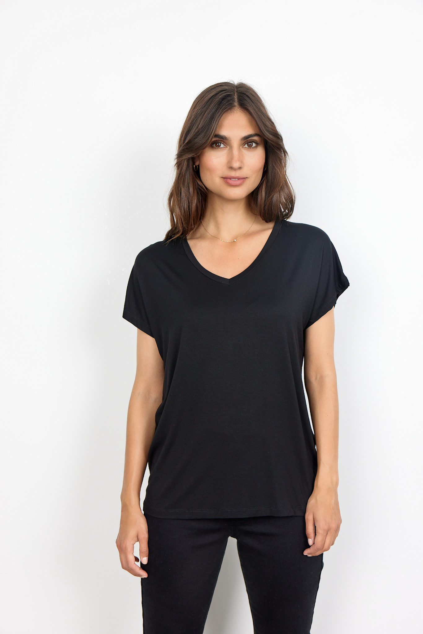 Black Knitted Tshirt V-Neck