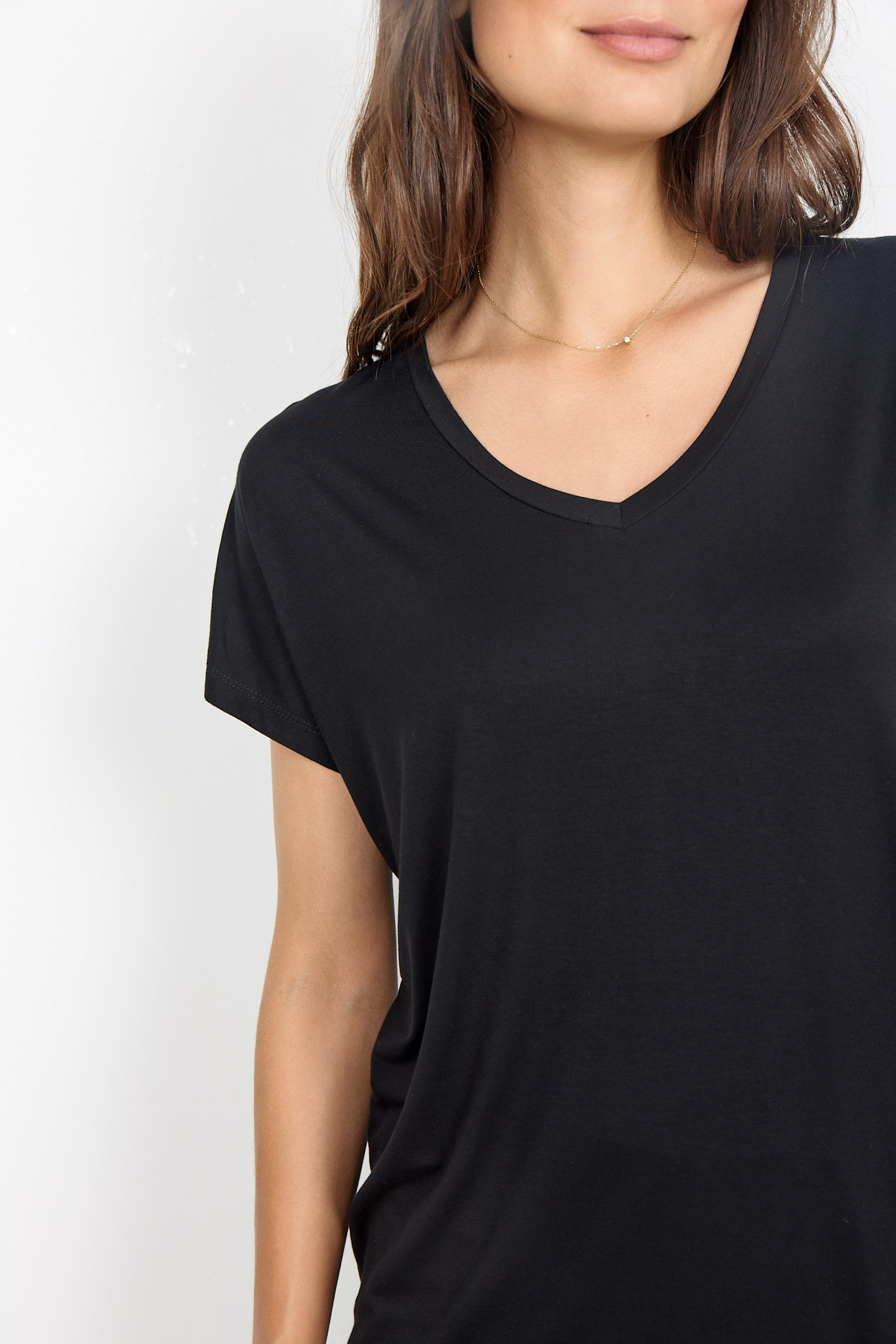 Black Knitted Tshirt V-Neck