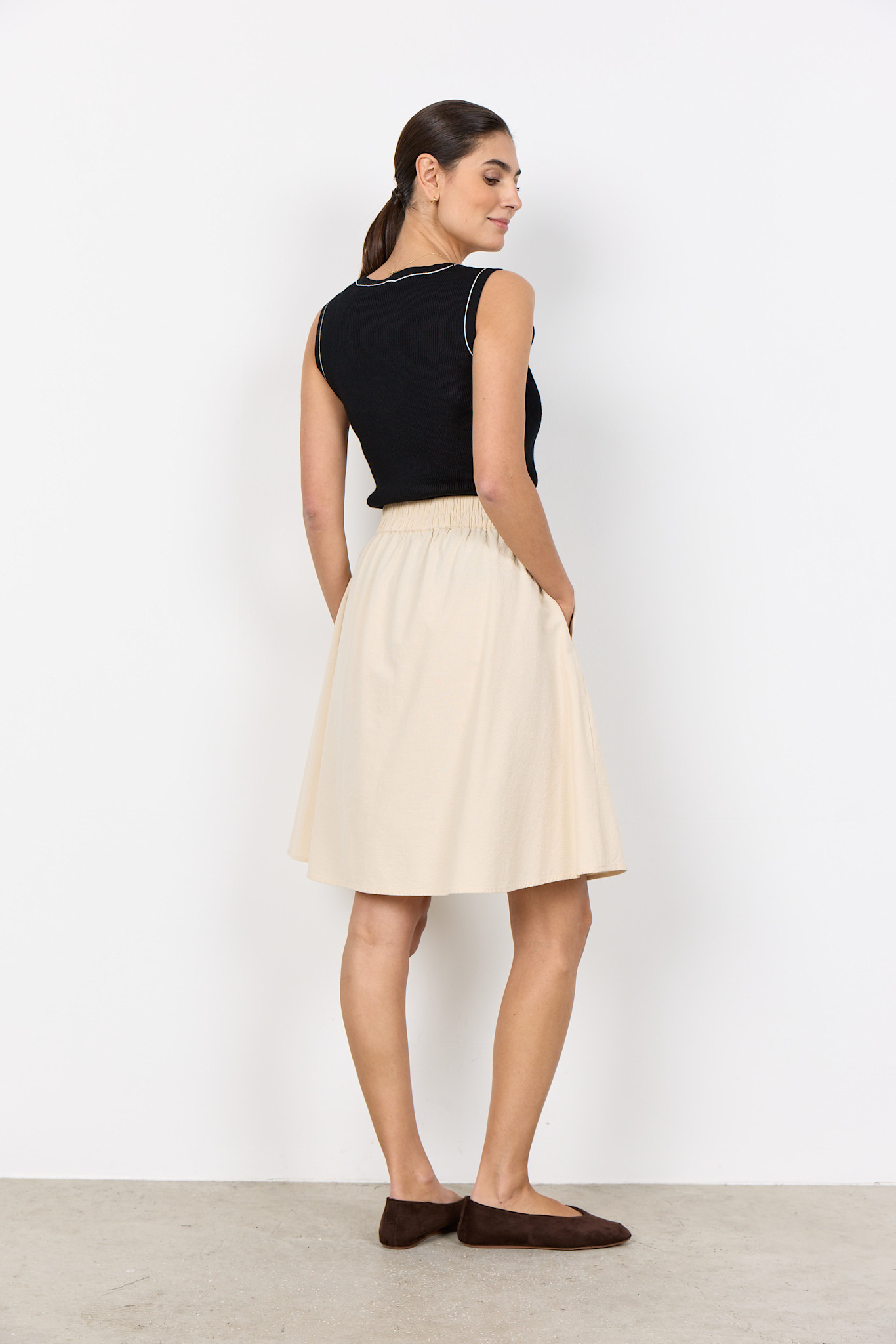 Knitted Tanktop Black White Detail