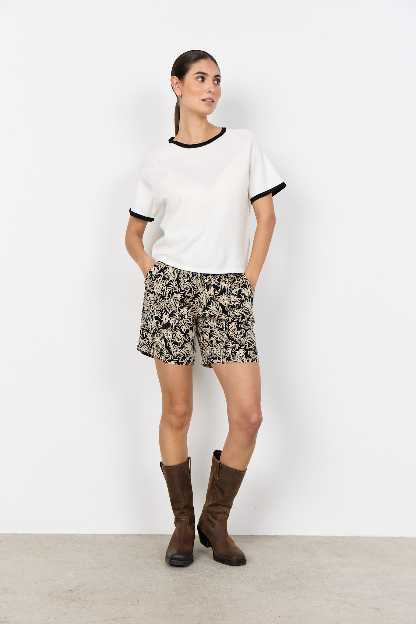 Offwhite Knitted Sweater Black Detail