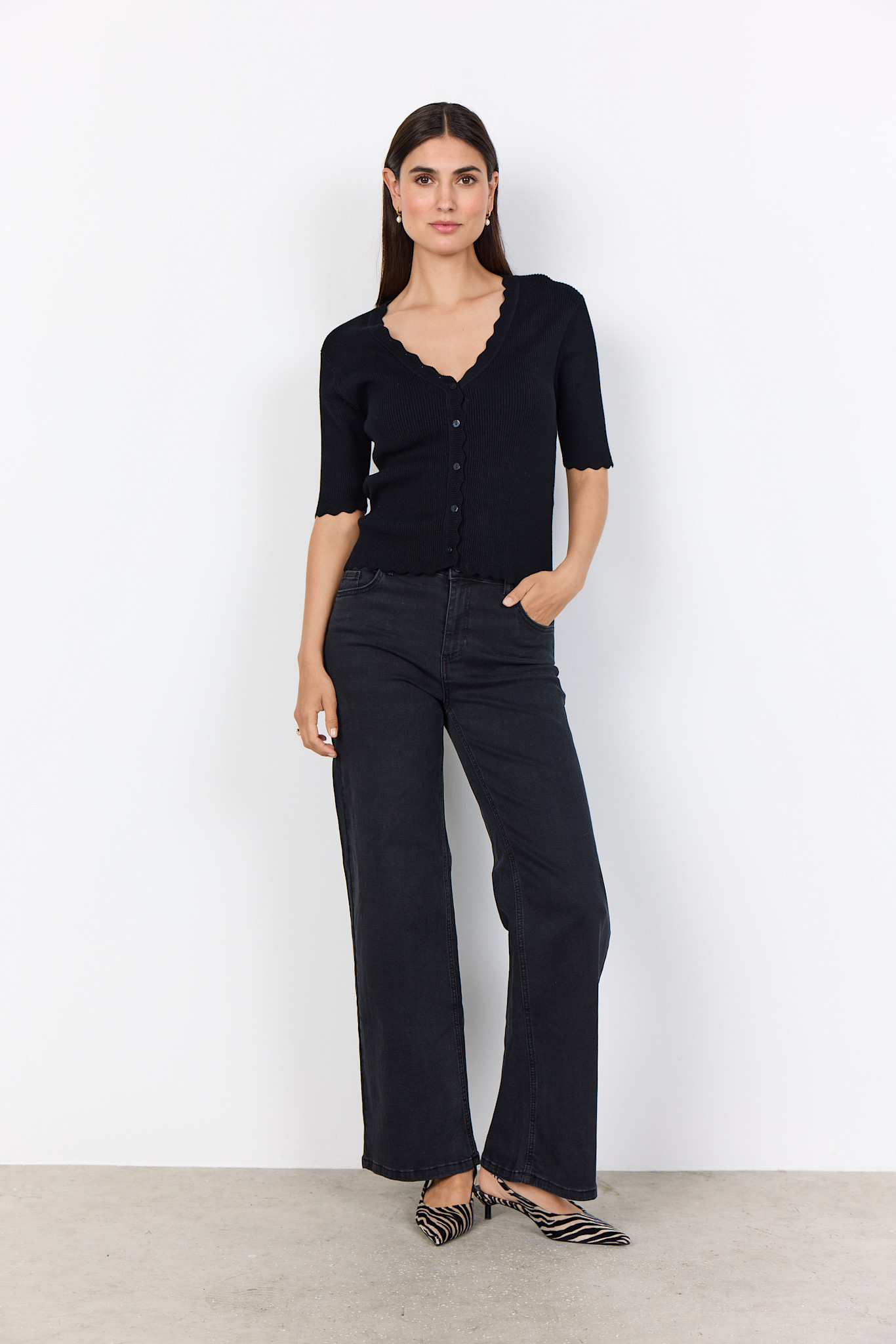 Black Knitted Sweater V-Neck Ruffle Details