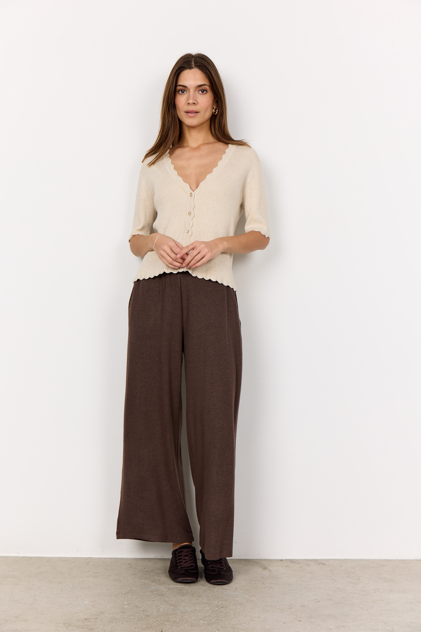 Knitted Sweater V-Neck Cream Melange Ruffle Details