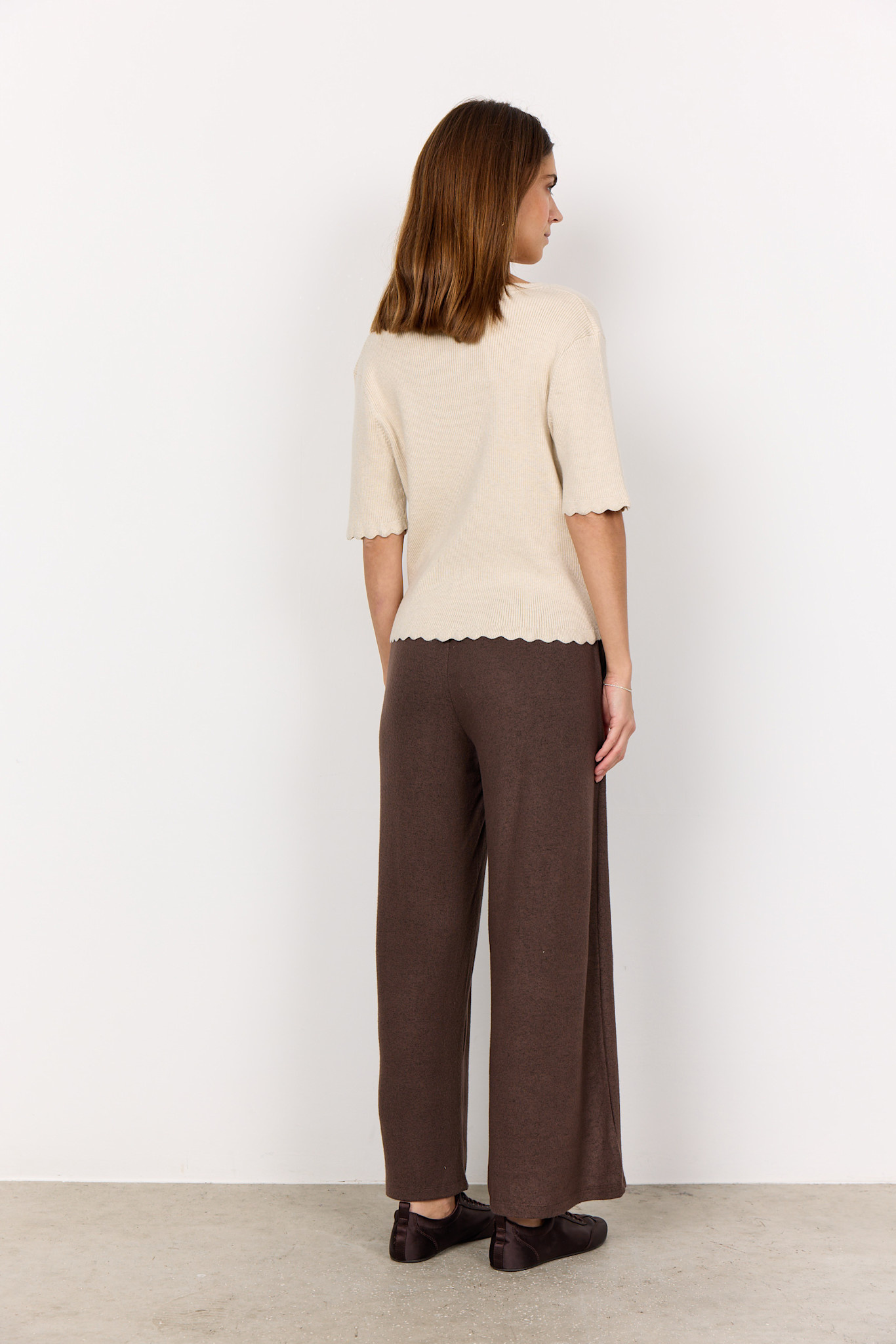 Knitted Sweater V-Neck Cream Melange Ruffle Details