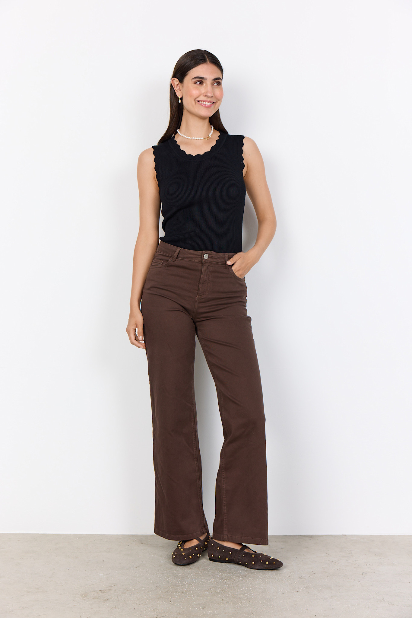 Knitted Sweater No Sleeve Ruffle Detail (Black/Blue)