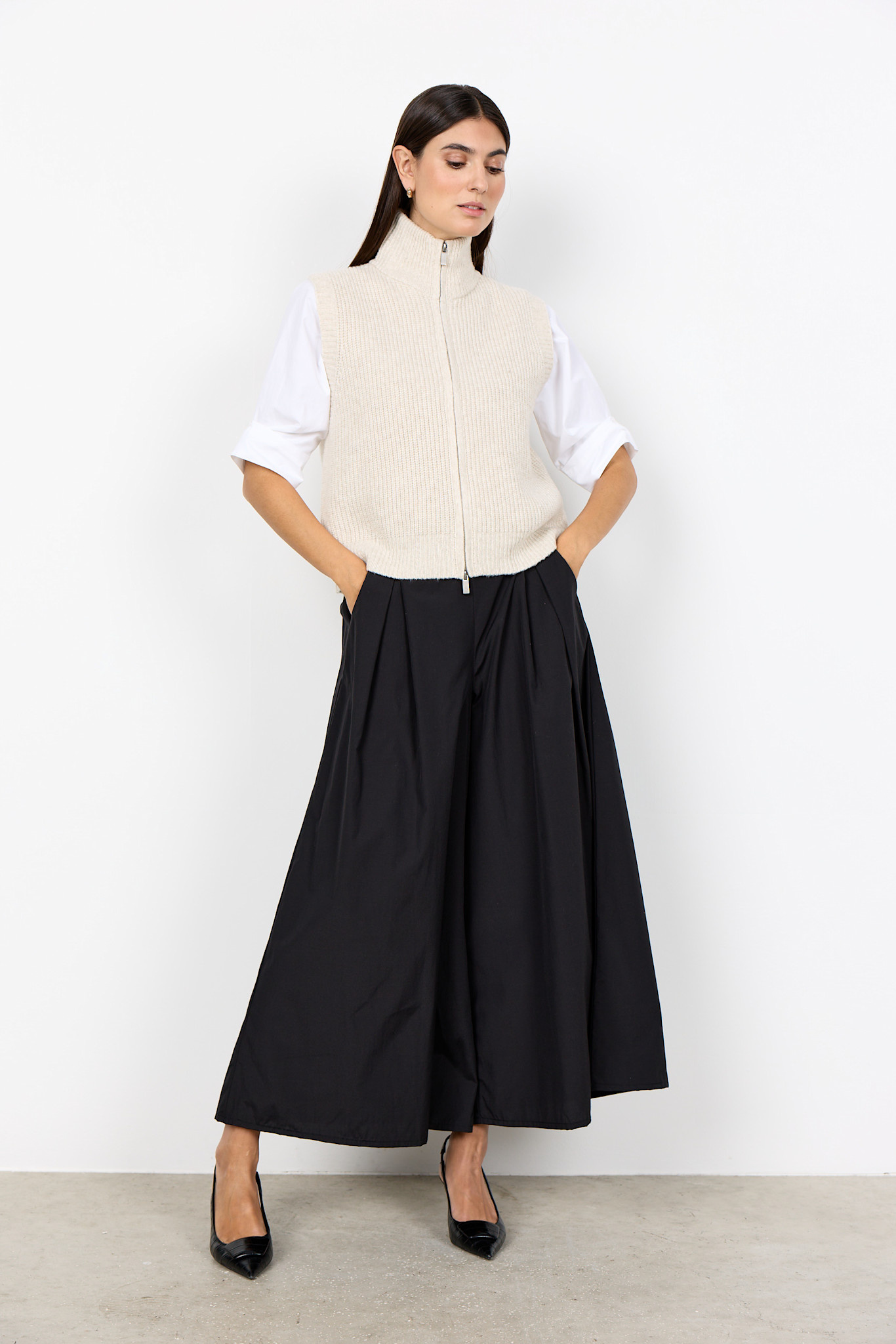 Cream Melange Knitted No Sleeve Cardigan