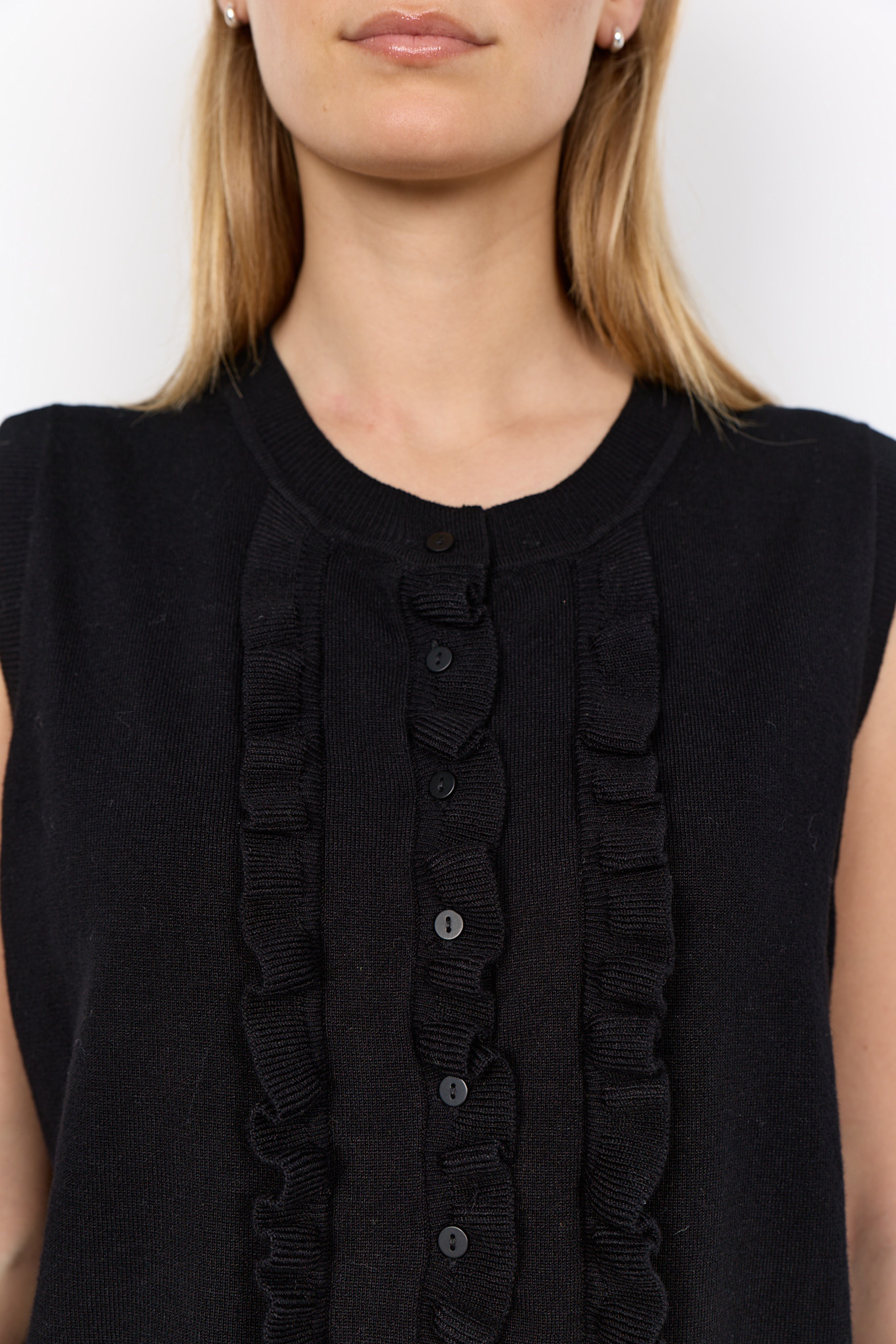 Knitted Sweater No Sleeve Ruffle Black