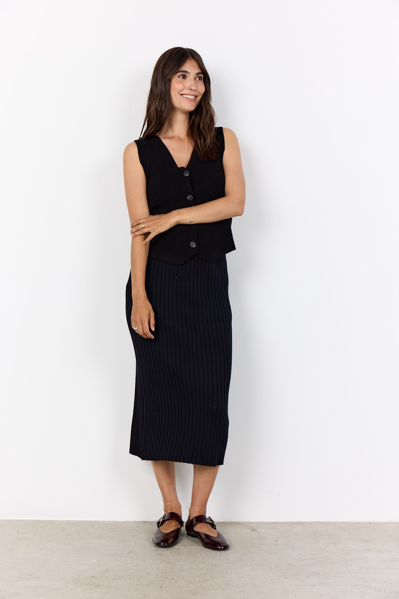 Black Long Ribbed Skirt