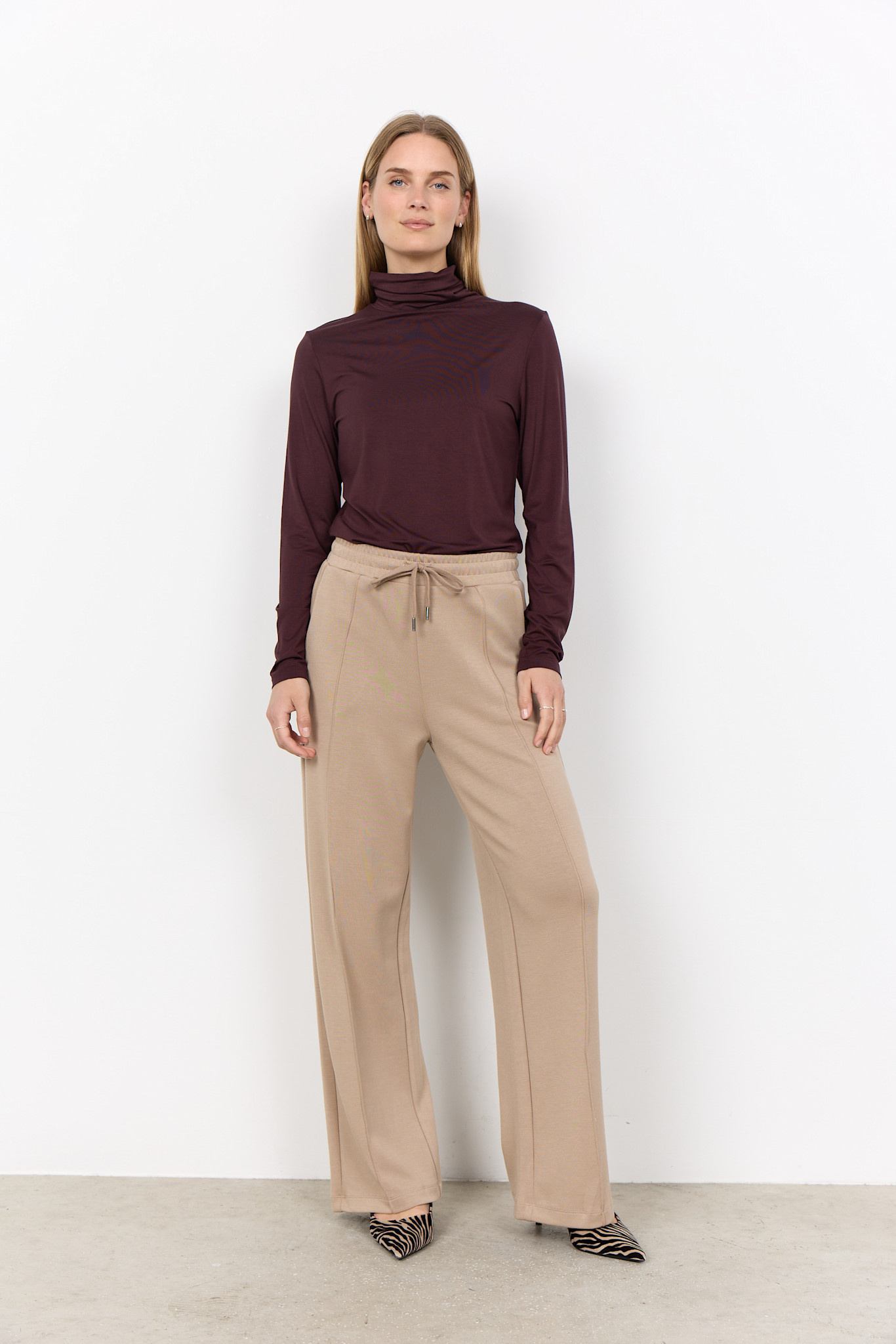 Long Sleeve Chocolate Plum Collar