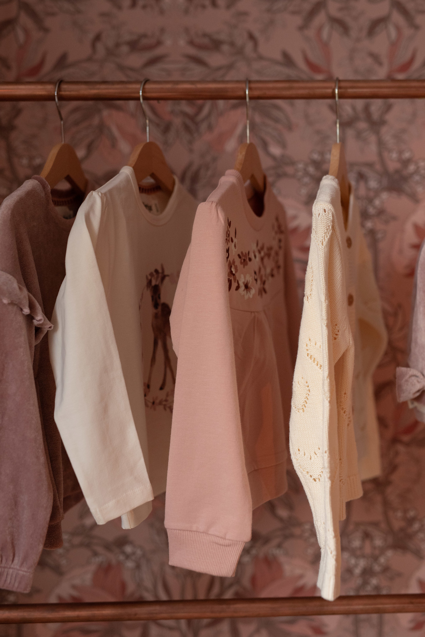Sweater Misty Rose Flowers