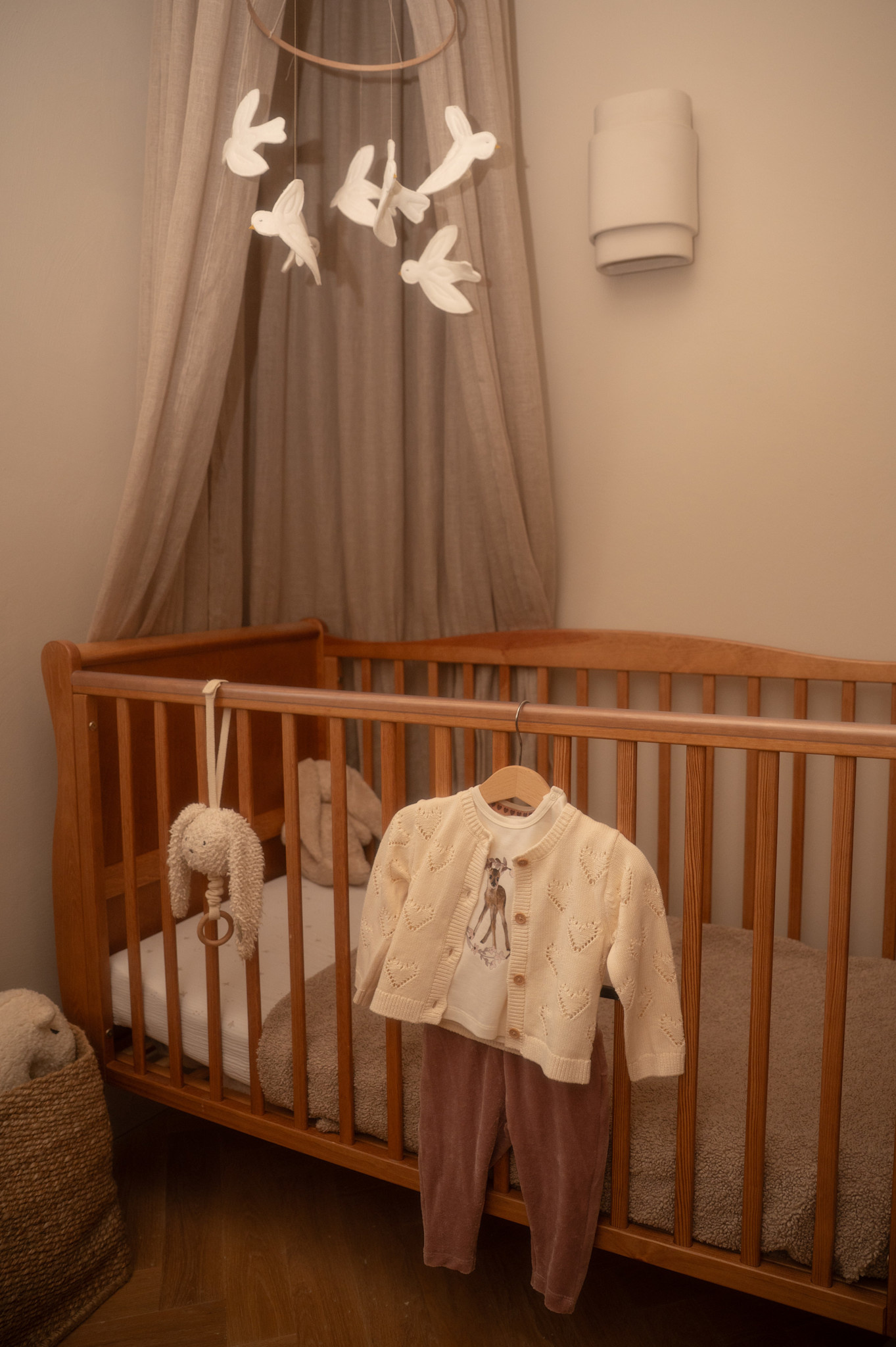 Cardigan Antique White