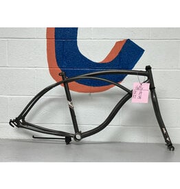 39/56  Huffy Cruiser frame