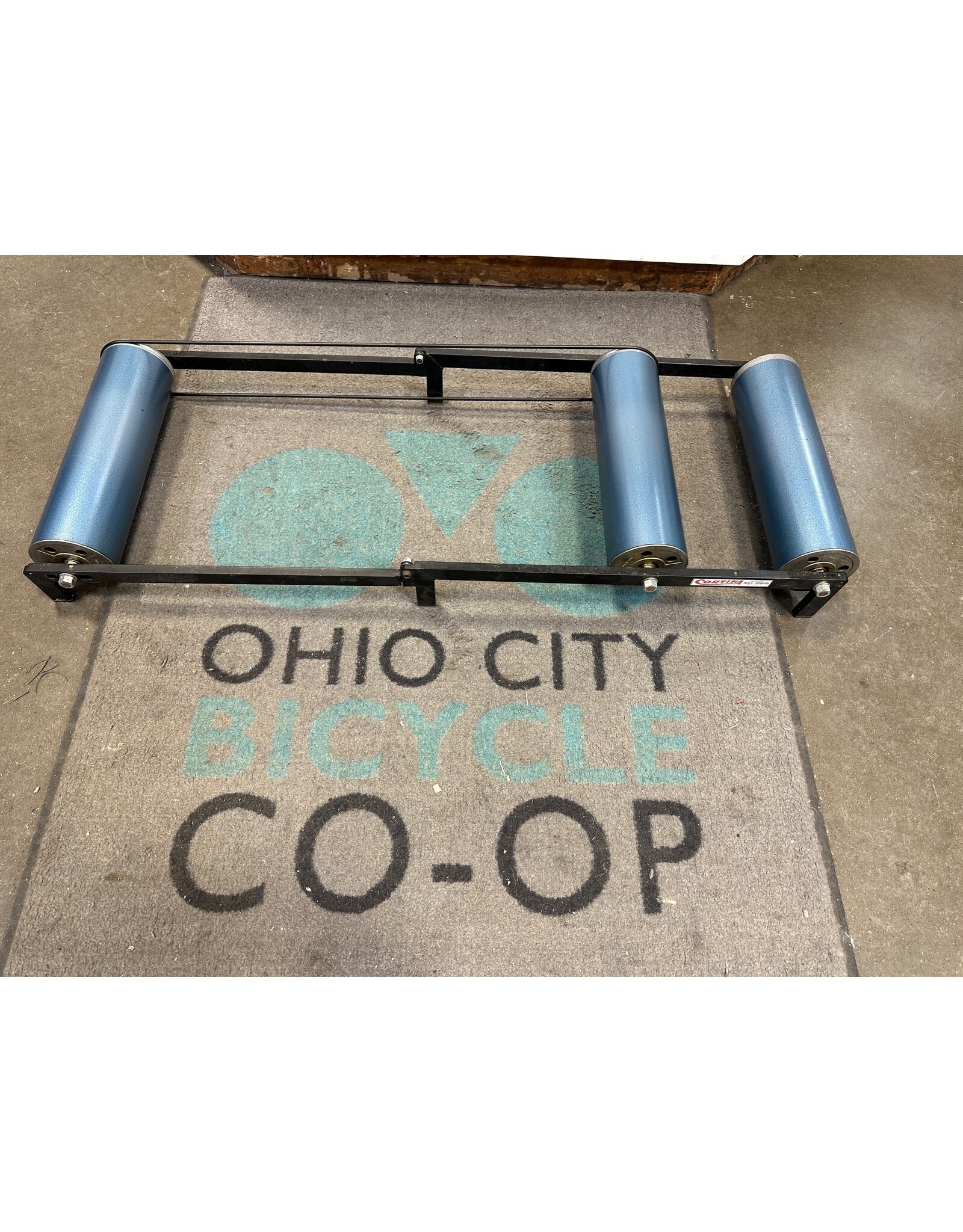 Cortina Bike Rollers by Mel Pinto