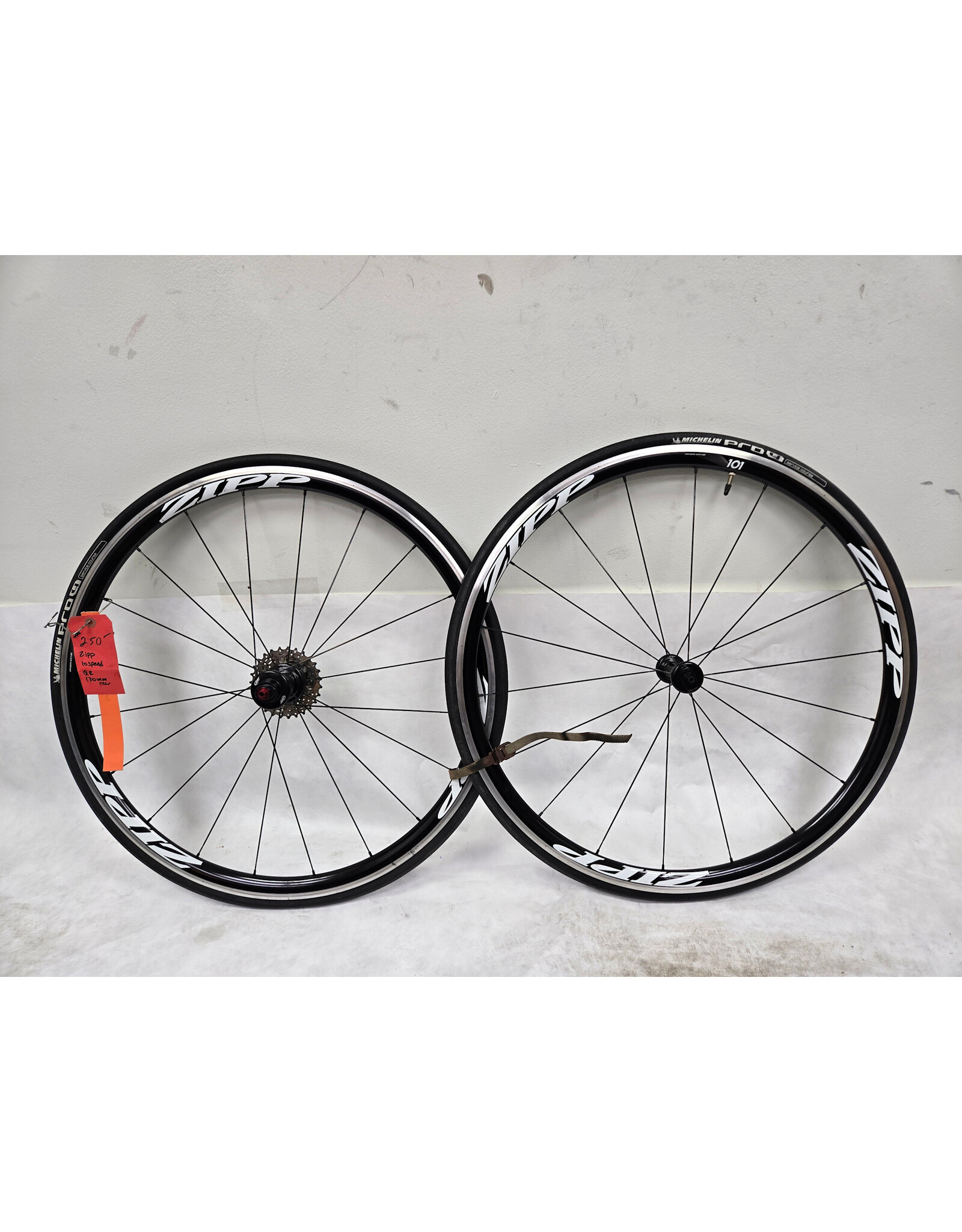 700C Zipp 130mm 10 speed QR wheel set