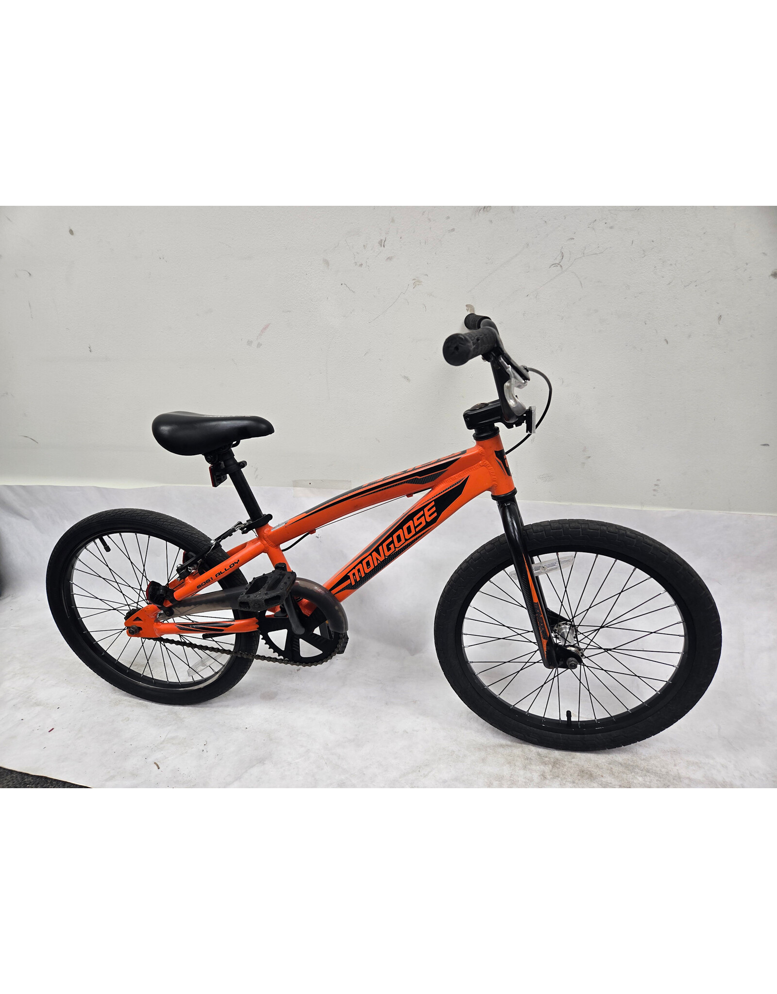 Mongoose Mongoose Axios 20", Orange