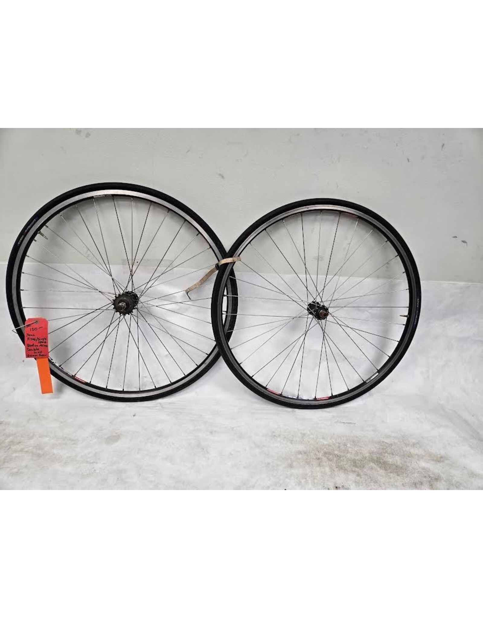 700C  Vuelta XRP double wall wheelset 120mm fixed/single speed hub bolt on axles