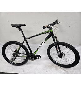 Giant Giant Revel, Black