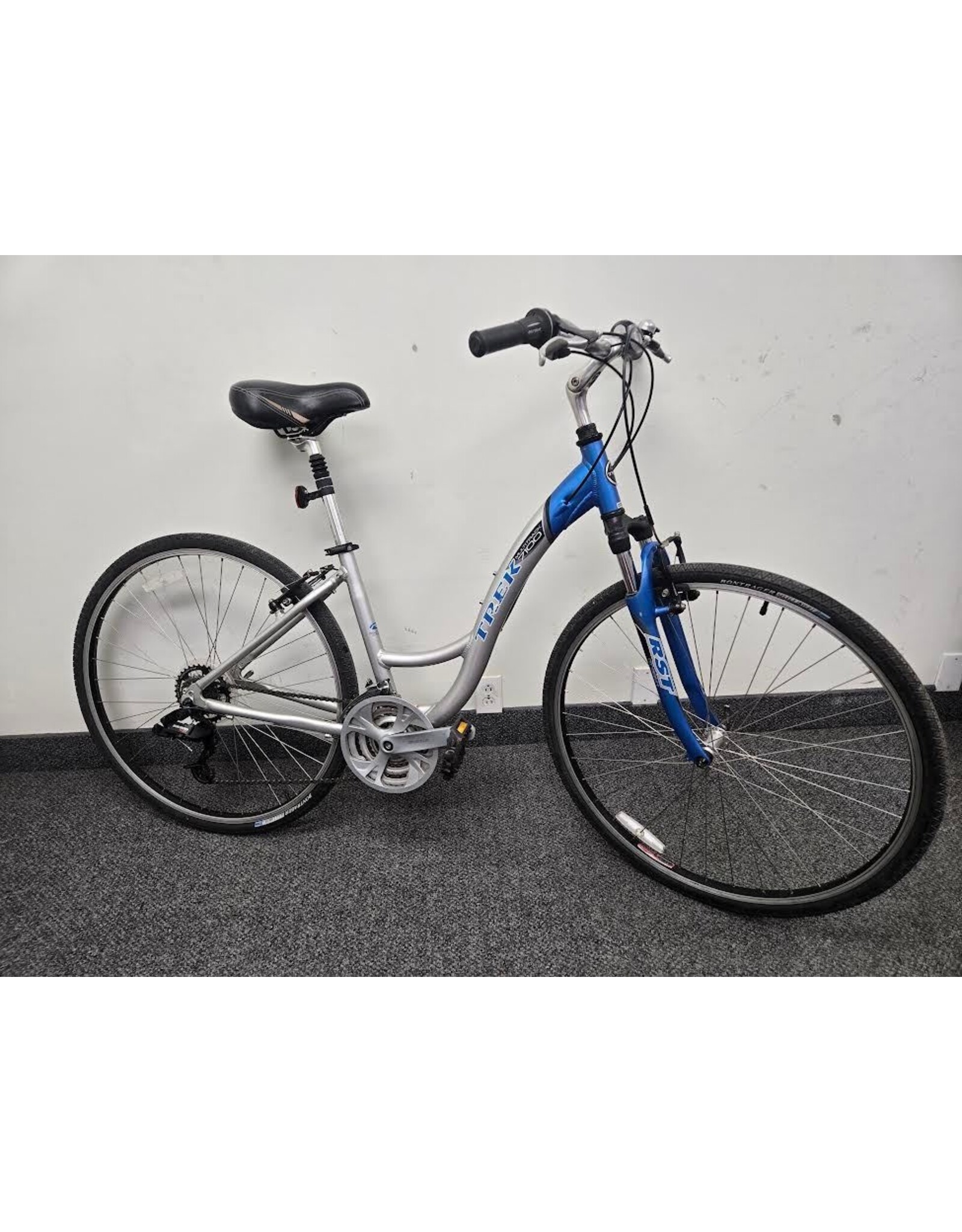 Trek Trek 7100 ST, Silver/Blue