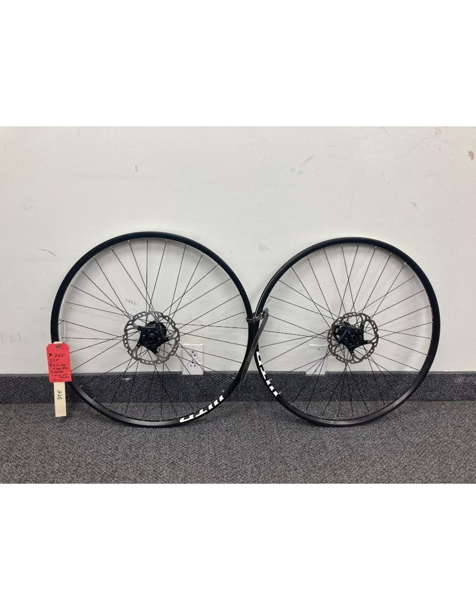 27.5" WTB ST wheelset 8,9,10, 11 speed MTN hub 135mm thru axle