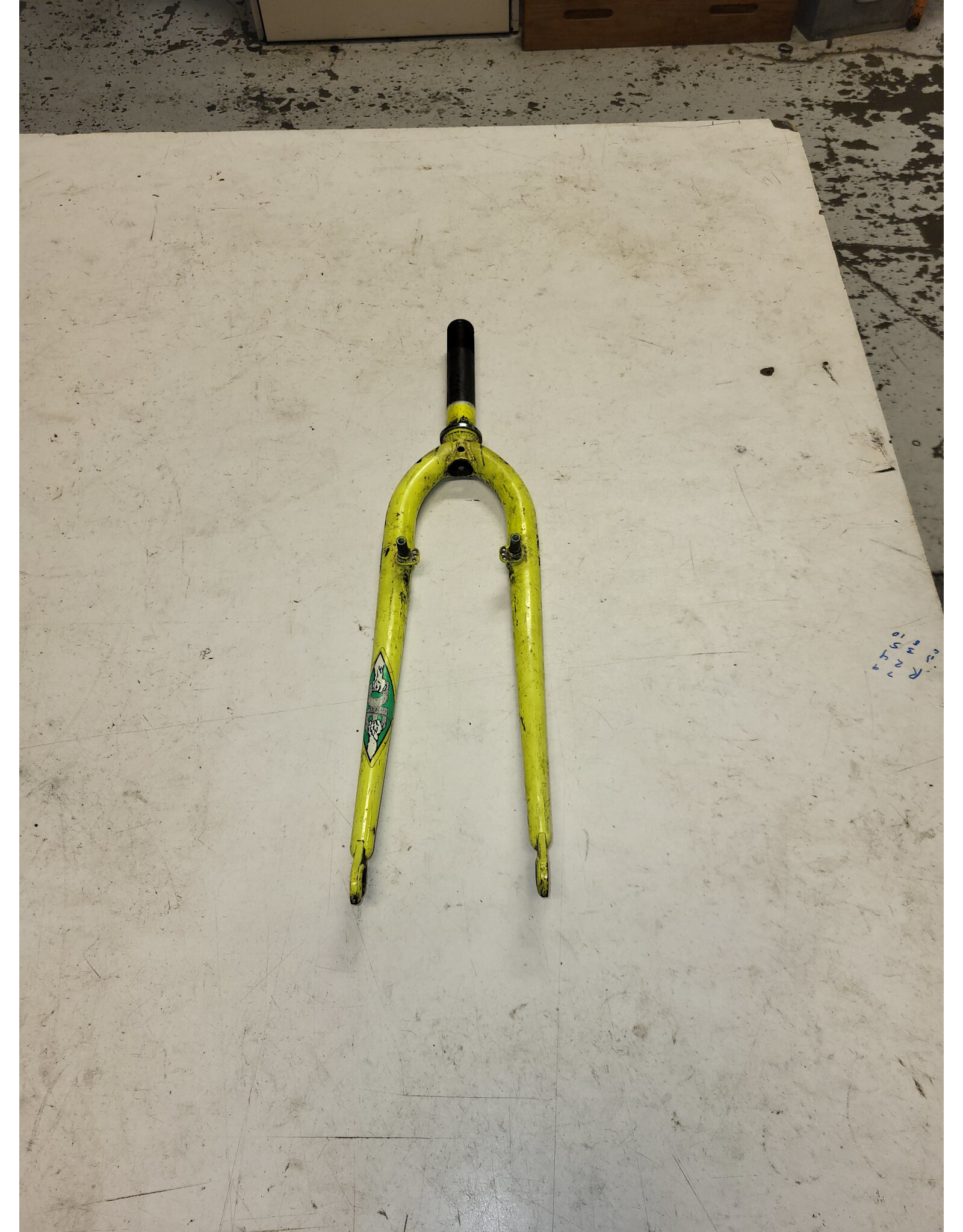 26" threaded fork, yellow, 7/8"/137mm
