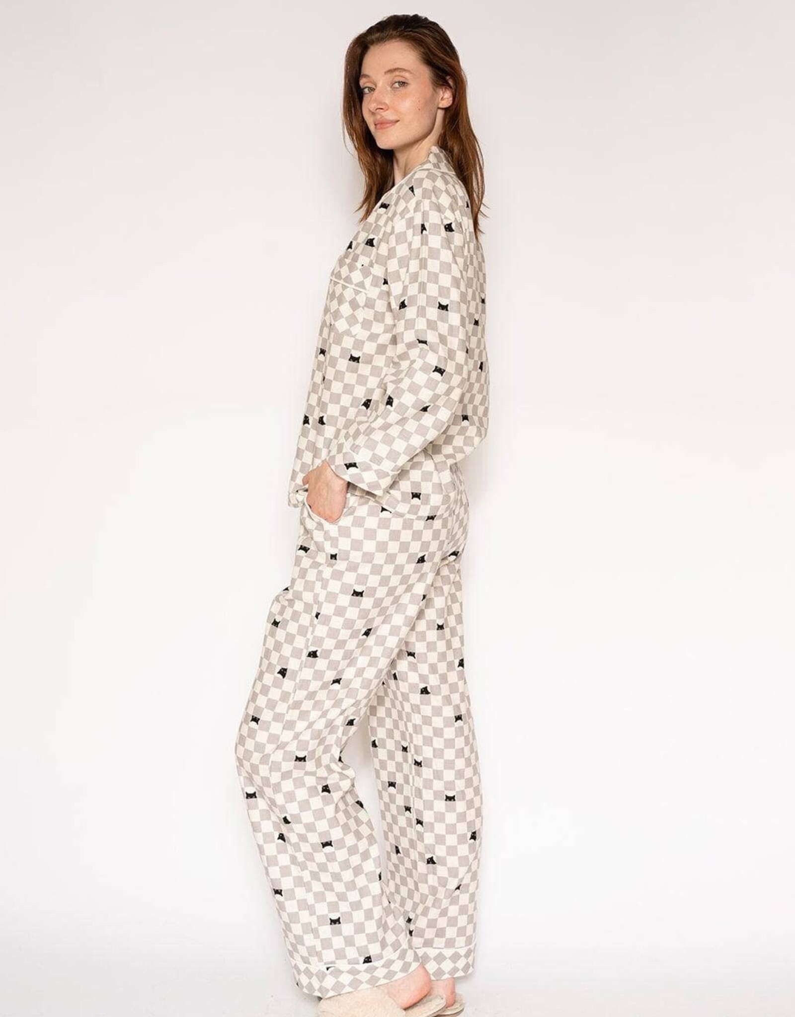 LATTELOVE Peekaboo Cat Flannel PJ Set