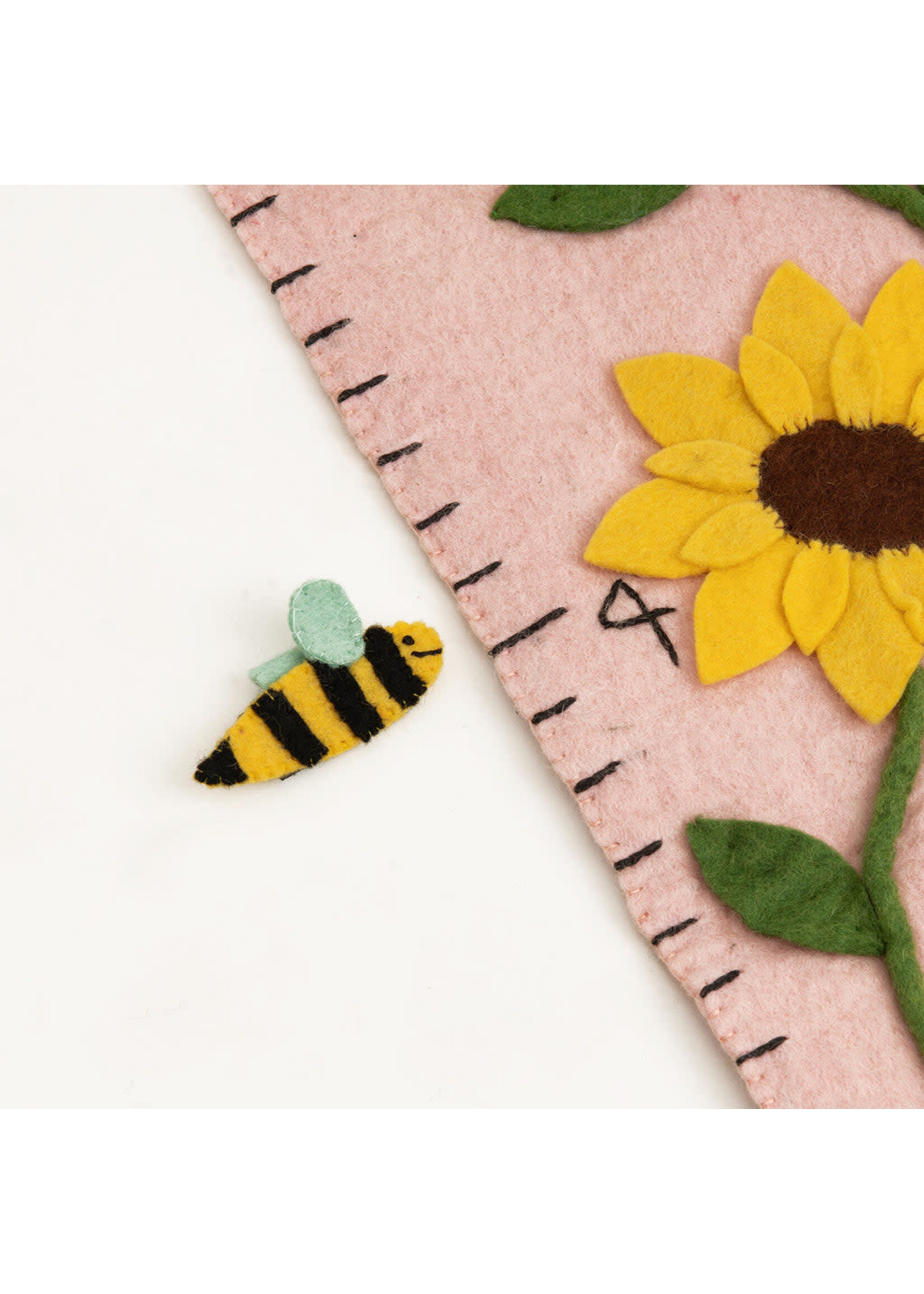 Growth Chart - Felt Sunflower w/ 1 Bee Marker