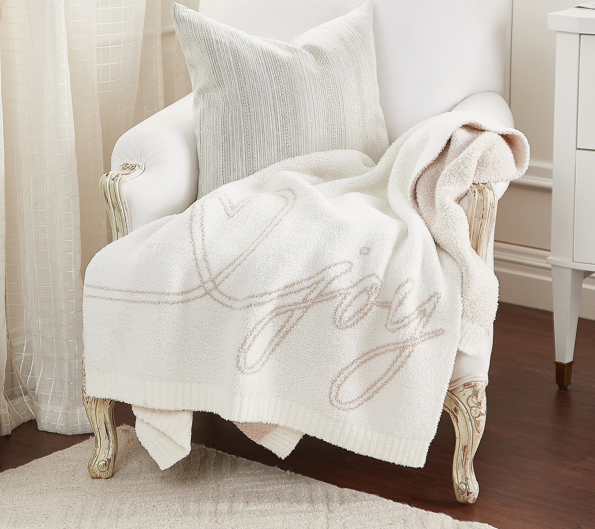 Barefoot dreams heart blanket best sale