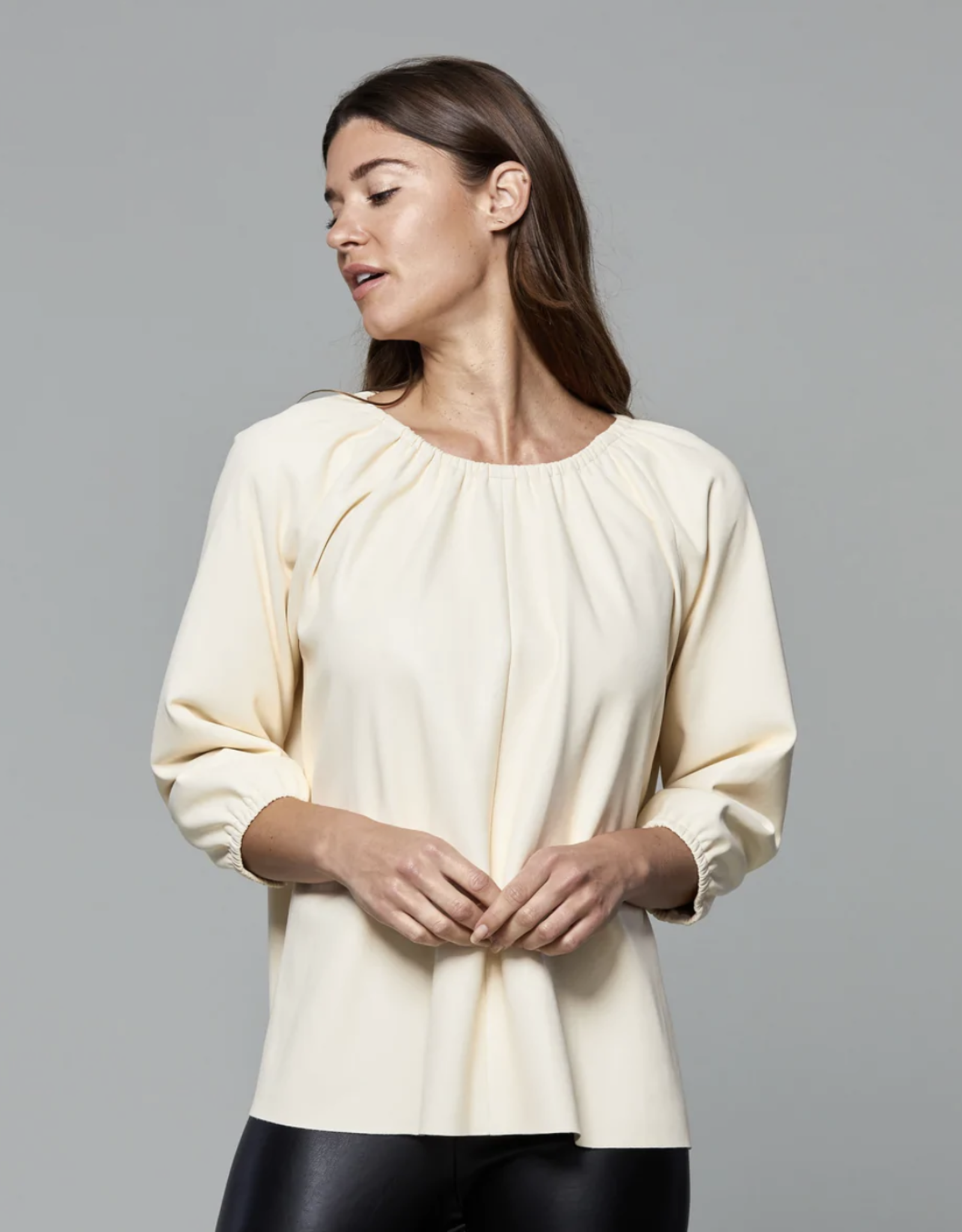 Dolce Cabo Dolce Cabo Vegan Leather Puff Sleeve Top Creme