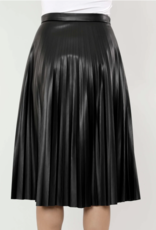 Dolce Cabo Dolce Cabo Vegan Leather Pleated Skirt