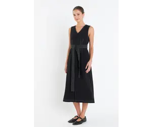 English Factory Stitch Detail Midi Dress Black | Pretty Please Houston - Pretty Please Boutique & Gifts English Factory Stitch Detail Midi Dress Black | Pretty Please Houston - Pretty Please Boutique & Gifts