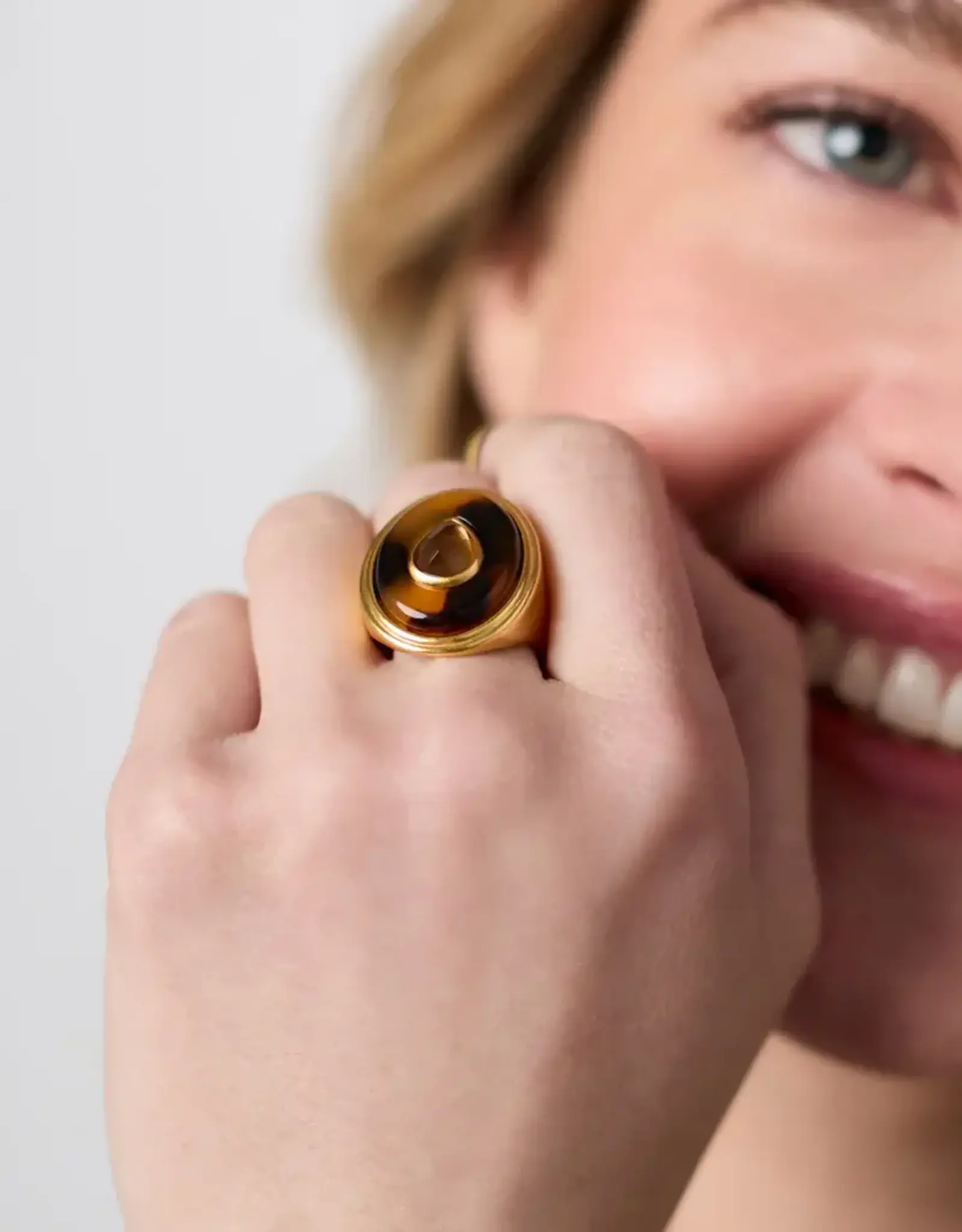 Julie Vos Julie Vos Carnaby Statement Ring Tortoiseshell