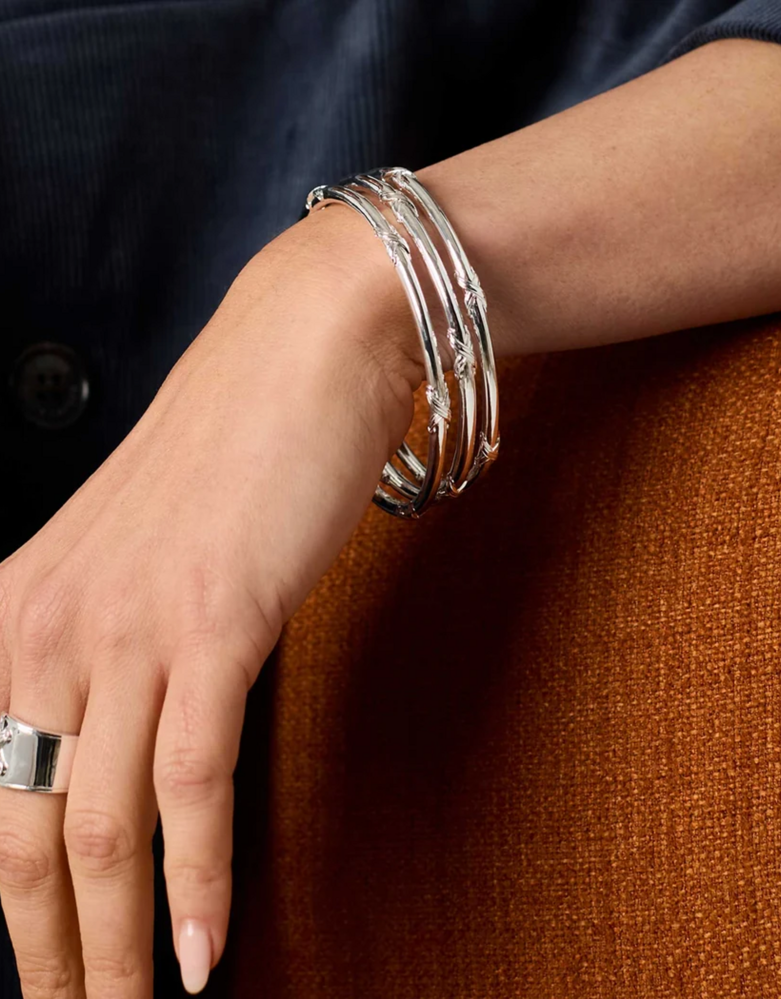 Julie Vos Julie Vos Essex Bangle Silver M