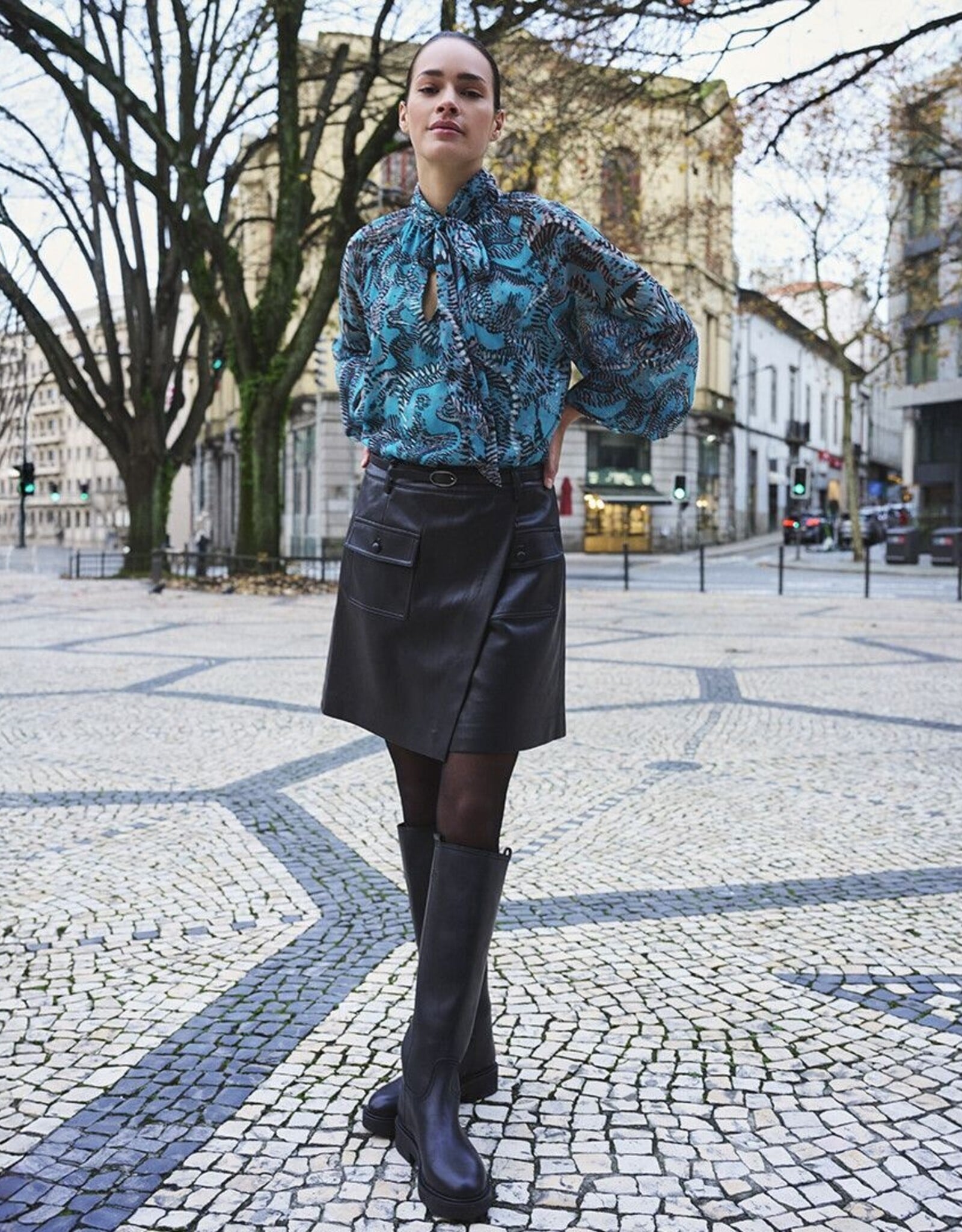 Esqualo EsQualo Black A-Line Wrap Skirt with Belt