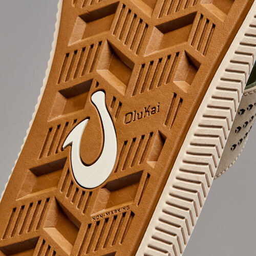 Olukai Ulele Men’s Beach Sandals