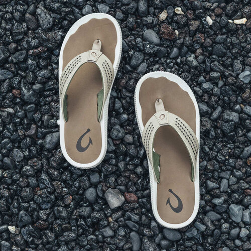 Olukai Ulele Men’s Beach Sandals