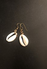 Cowrie single earrings