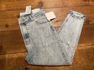 KanCan Distressed Skinny with Double Button- Light Wash- High Rise- P