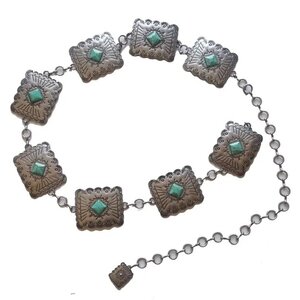 Axesoria West PLUS - Western Silver Square Concho Belt