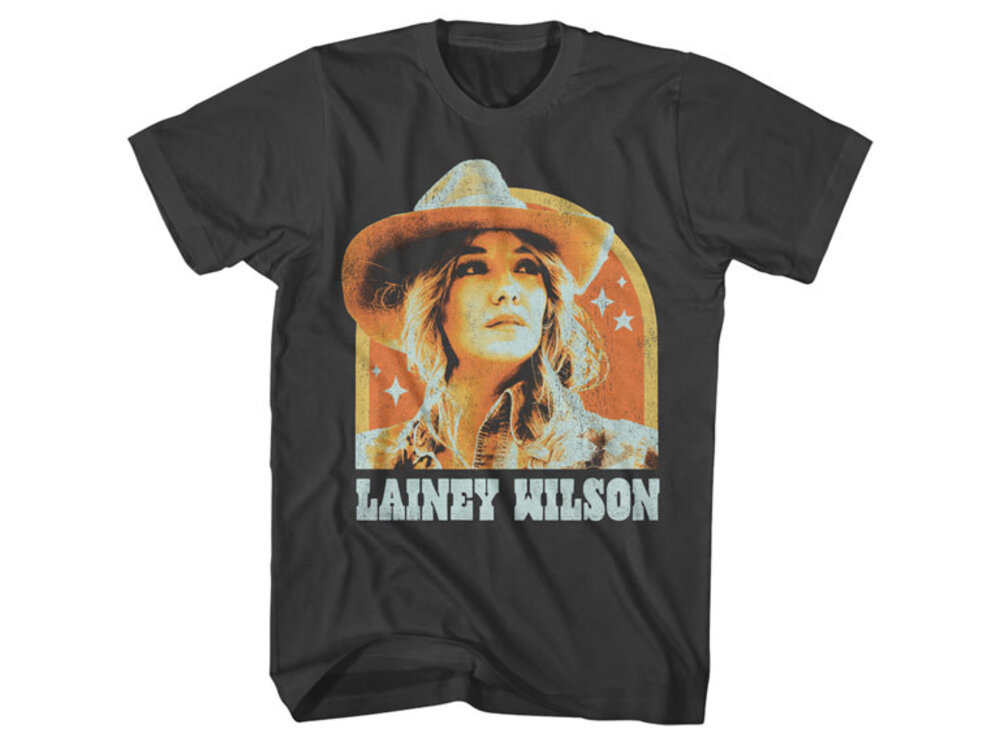 Lainey Wilson- Portrait- Smoke-