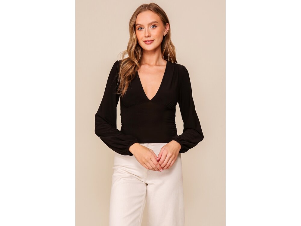 Timing V-Neck Ruched Side LongSleeve- Black