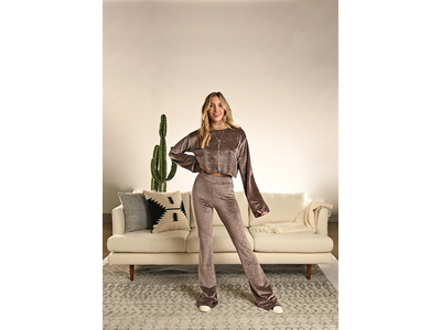 Rock and Roll Denim Velvet Lounge Pullover- RAWT91R0MP- Rose Taupe-