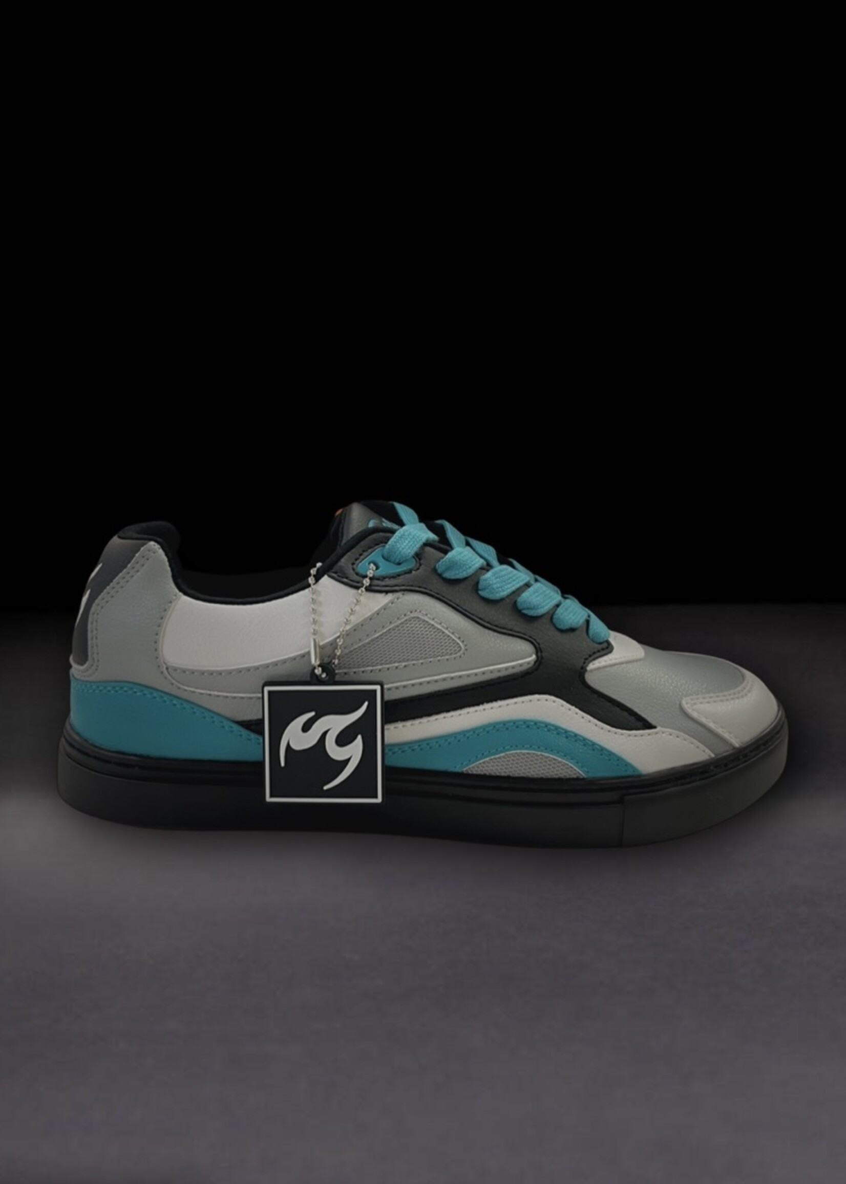 FUEGO LOW-TOP DANCE SNEAKER