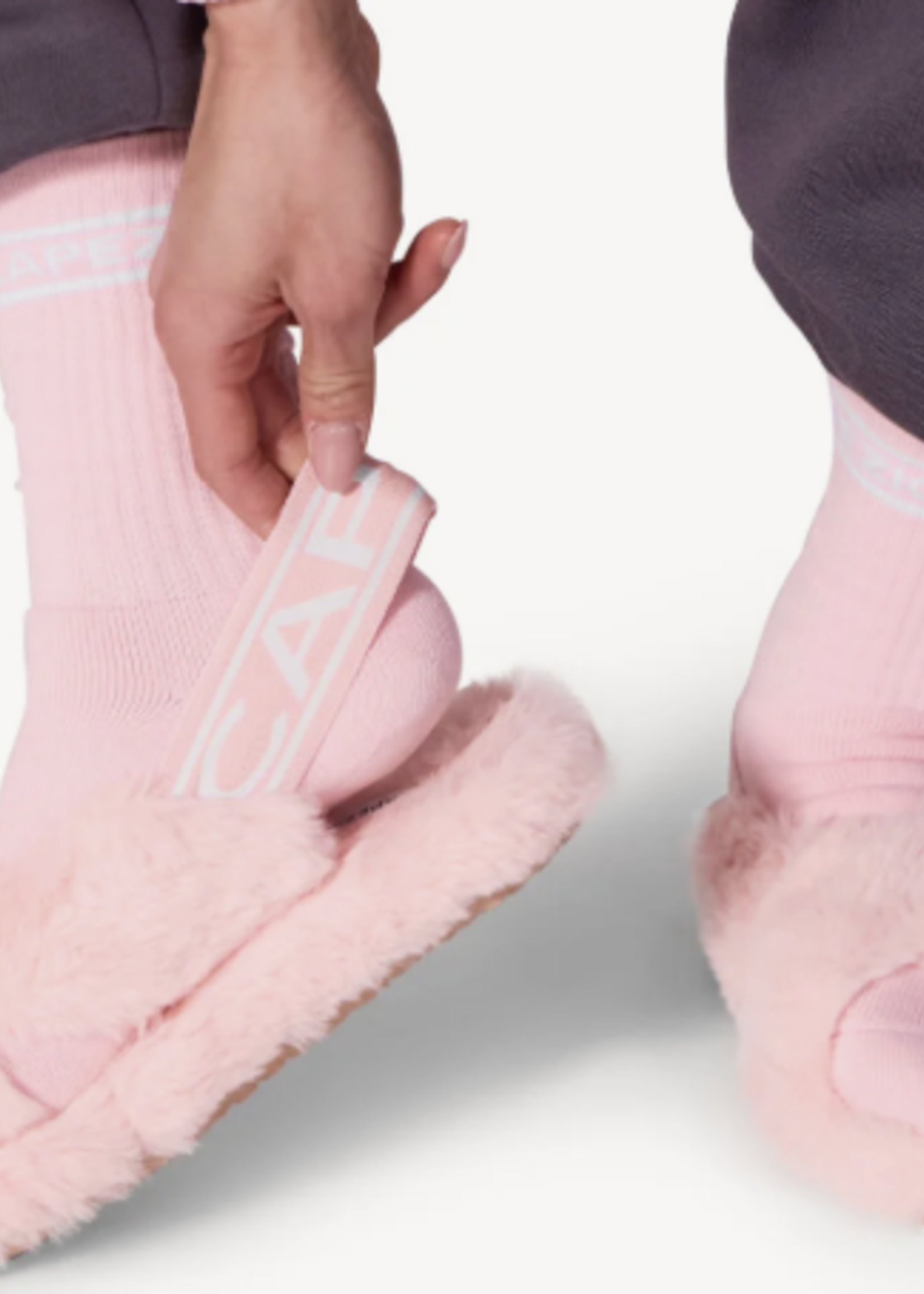 CAPEZIO VARSITY PLUSH SLIPPER