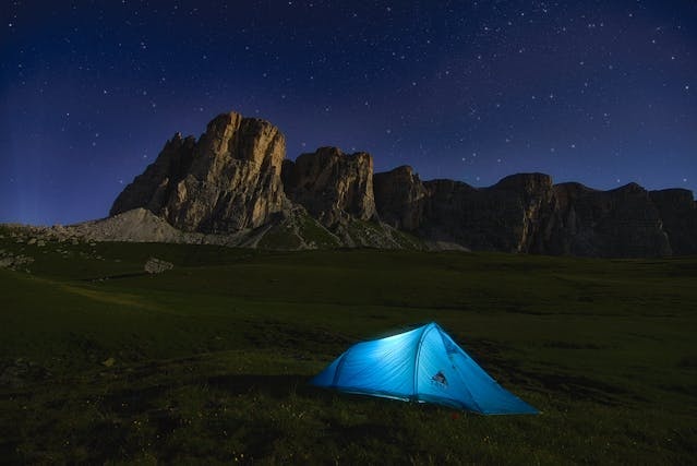 8 Tips for Having Sex When You're Camping